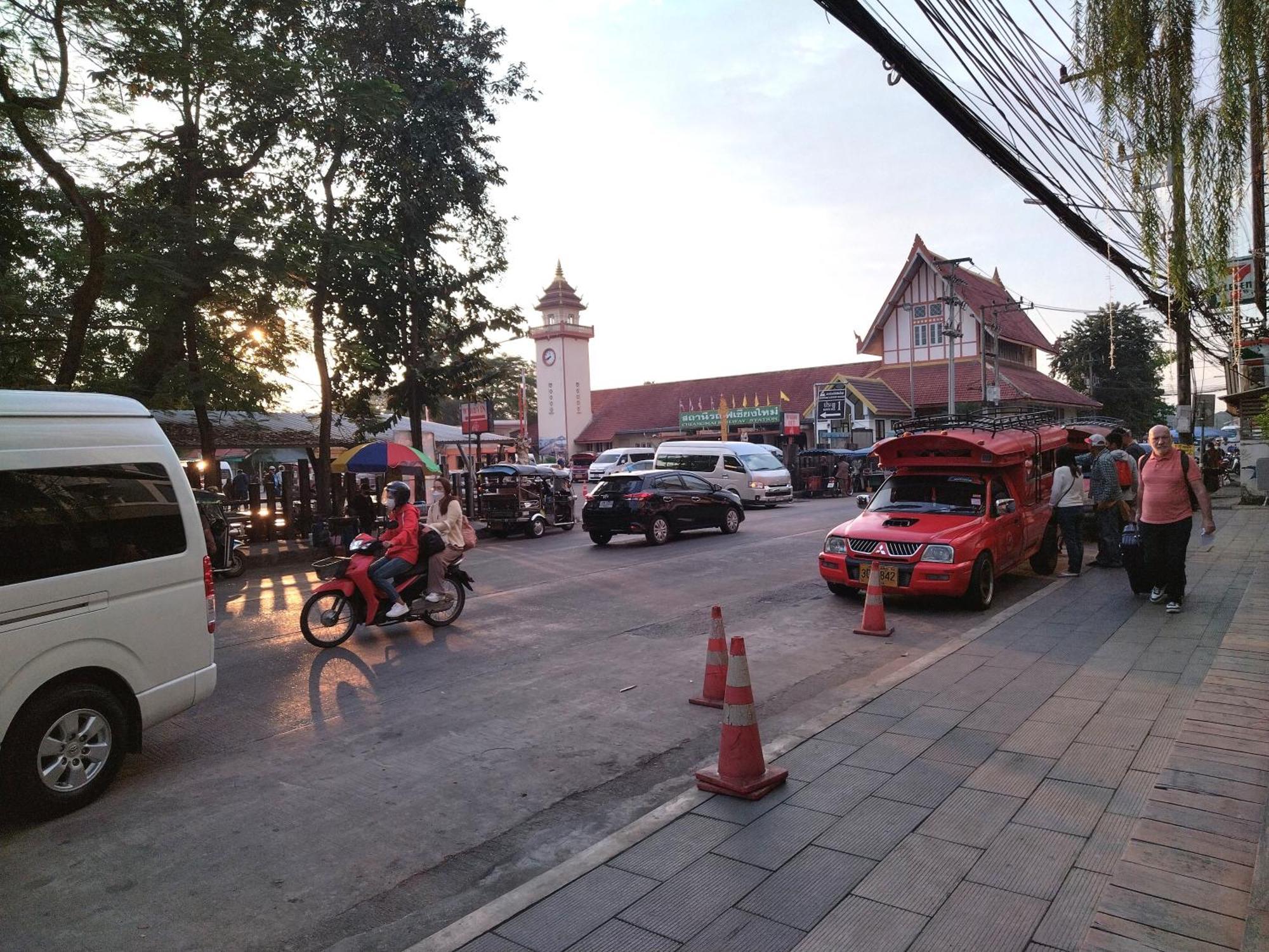 Supanich Condo Opposite The Train Station Chiangmai Čiang Mai Exteriér fotografie