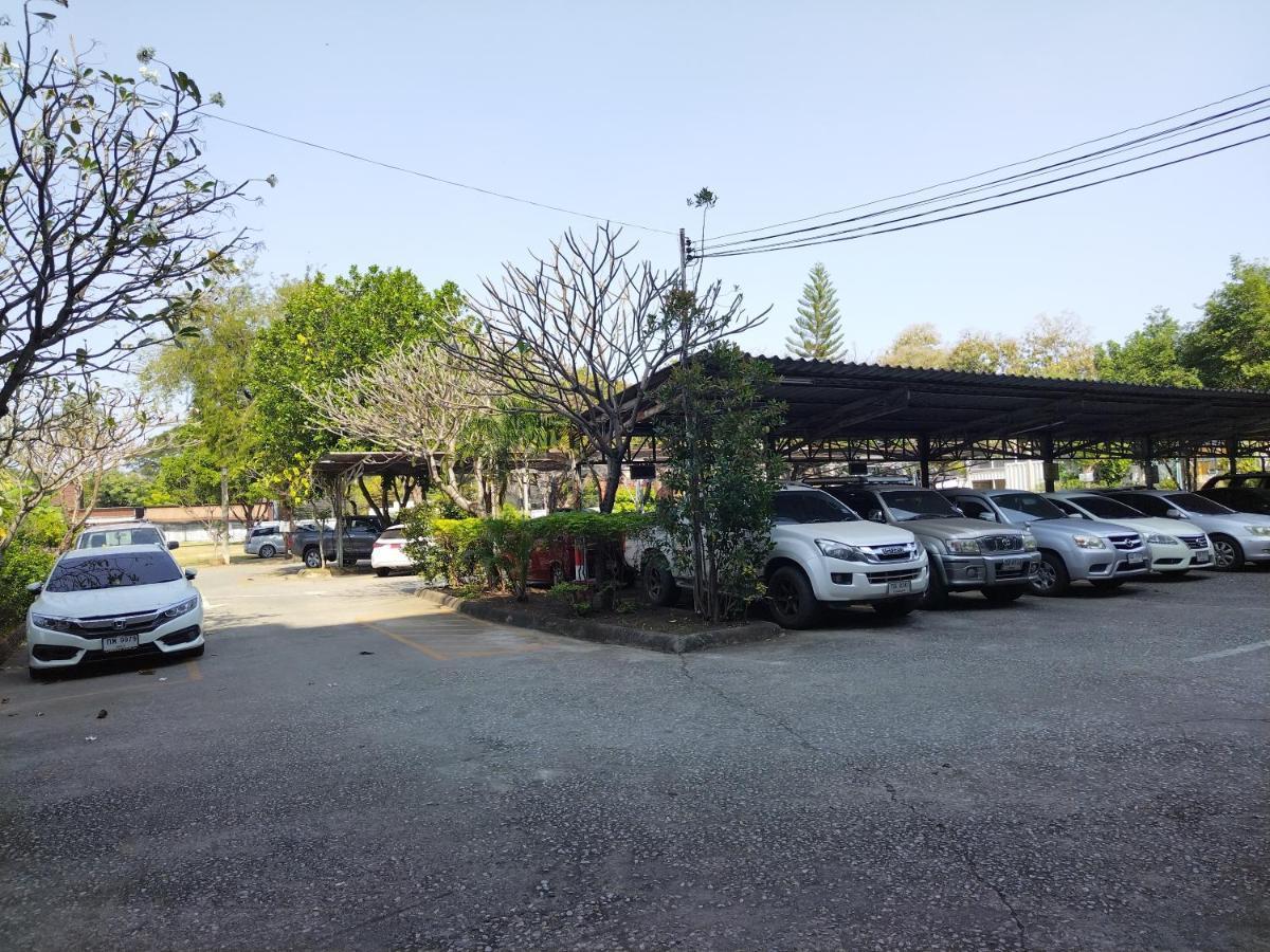 Supanich Condo Opposite The Train Station Chiangmai Čiang Mai Exteriér fotografie